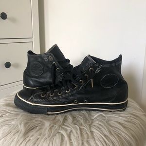 ✨RARE 2000 VINTAGE LEATHER CONVERSE!